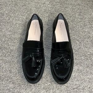 Stuart Weitzman Women's Black Patent Leather Adrina Tassel Loafer